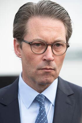Andreas SCHEUER, CSU, Bundesverkehrsminister, Portraet, Porträt, Portrait, Angeschnittenes Einzelbild, Einzelmotiv, Vorstellung des Aktionsplans Westdeutsche Kanaele Ð Nordrhein-Westfalen: mehr Gueter aufs Schiff verlagern. MS Allegra am Rheinufer Duesseldorf am 02.07.2021,