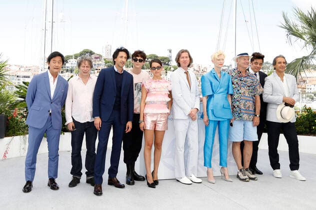 Bilder des Jahres 2021, Entertainment 07 Juli Entertainment Themen der Woche KW28 Steve Park, Mathieu Amalric, Adrien Brody, Timothee Chalamet, Lyna Khoudri, Wes Anderson, Tilda Swinton, Bill Murray, Benicio del Toro und Alexandre Desplat beim Photocall zum Kinofilm The French Dispatch auf dem Festival de Cannes 2021 74. Internationale Filmfestspiele von Cannes am Palais des Festivals. Cannes, 13.07.2021