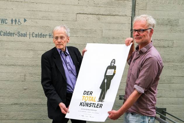 Timm Ulrichs und Filmemacher Ralf-Peter Post anlässlich der Filmpremiere Der Totalkünstler (2018) im Sprengel-Museum, Hannover, 26.5.2019