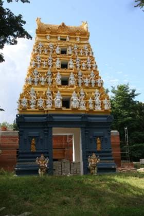 Der Sri-Ganesha-Hindu-Tempel Berlin ist ein Projekt des Sri Ganesha Hindu Tempel e. V. zum Bau eines hinduistischen Tempels in Berlin. Die Fertigstellung des Tempels ist für Herbst 2021 vorgesehen.
