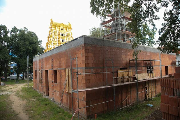 Der Sri-Ganesha-Hindu-Tempel Berlin ist ein Projekt des Sri Ganesha Hindu Tempel e. V. zum Bau eines hinduistischen Tempels in Berlin. Die Fertigstellung des Tempels ist für Herbst 2021 vorgesehen., künstler: govindan, saravanan, vilwanathan Der Sri-Ganesha-Hindu-Tempel Berlin ist ein Projekt des Sri Ganesha Hindu Tempel e. V. zum Bau eines hinduistischen Tempels in Berlin. Die Fertigstellung des Tempels ist für Herbst 2021 vorgesehen., künstler: govindan, saravanan, vilwanathan