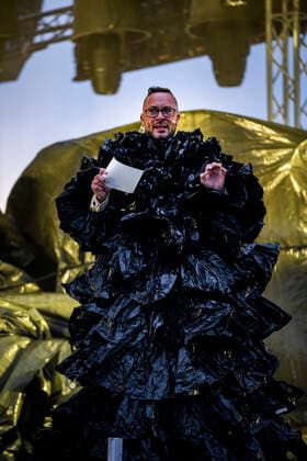 Bilder des Jahres 2021, Entertainment 08 August Entertainment Themen der Woche KW33 Entertainment Bilder des Tages Vaert Jacob Fauerby paa scenen ved Eurogames aabningsceremoni i Faelledparken i Koebenhavn, onsdag den 18. august 2021.. , Copenhagen Denmark Copyright: MartinxSylvestx cop104 spdk20210818-222126-L