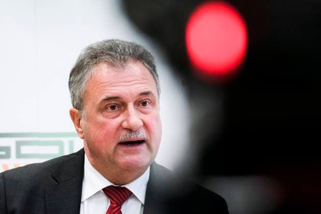 Bilder des Jahres 2021, News 08 August News Themen der Woche KW33 News Bilder des Tages Claus Weselsky, Bundesvorsitzender der GDL, Gewerkschaft Deutscher Lokomotivführer, informiert bei der Pressekonferenz über das weitere Vorgehen im Arbeitskampf mit der Deutschen Bahn, DB im DDV Forum am 20.08.21 in Berlin Claus Weselsky GDL gibt Pressekonferenz in Berlin