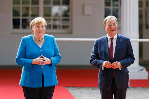Bilder des Jahres 2021, News 08 August News Themen der Woche KW34 News Bilder des Tages Angela Merkel und Armin Laschet beim Festakt zum 75. Geburtstag des Landes Nordrhein-Westfalen auf der Düsseldorfer Galopprennbahn. Düsseldorf, 23.08.2021