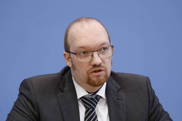 Bilder des Jahres 2021, News 08 August News Themen der Woche KW34 Marcus Grotian, Vorsitzender des Patenschaftsnetzwerks Afghanische Ortskräfte und Offizier bei der Bundeswehr, Deutschland, Berlin, Bundespressekonferenz, Thema: Lage der Ortskräfte in Afghanistan