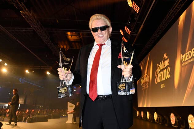 Bilder des Jahres 2021, Entertainment 08 August Entertainment Themen der Woche KW34 Heino bei der Verleihung der Goldenen Sonne 2021 während der Sonnenklar.TV Gala im Wunderland Kalkar. Kalkar, 28.08.2021