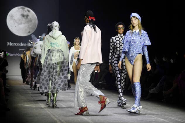 Bilder des Jahres 2021, Entertainment 09 September Entertainment Themen der Woche KW36 Models bei der Florentina Leitner Fashion Show im Rahmen der MBFW auf der Fashion Week Berlin Spring Summer 2022 in der Austernbank. Berlin, 06.09.2021