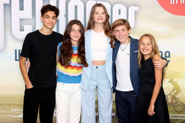 Bilder des Jahres 2021, Entertainment 09 September Entertainment Bilder des Tages Caspar Fischer-Ortmann, Linda Madita, Emilia Flint, Leander Burat und Charlotte Martz bei der Premiere des Kinofilms Die Pfefferkörner und der Schatz der Tiefsee im Cinemaxx Dammtor. Hamburg, 25.09.2021