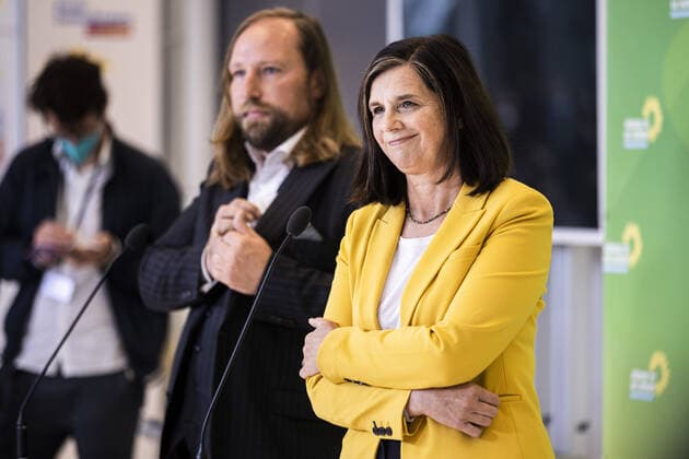 (L-R) Anton Hofreiter, Buendnis 90 Die Gruenen Fraktionsvorsitzender, und Katrin Goering-Eckardt, Buendnis 90 Die Gruenen Fraktionsvorsitzende, aufgenommen im Rahmen der ersten Sitzung der Bundestagsfraktion von Buendnis 90 Die Gruenen nach der Bundestagswahl in Berlin, 28.09.2021. 118 Kandidaten der Gruenen wurden in den Deutschen Bundestag gewaehlt. Die Gruenen stellen demnach die drittgroesste Fraktion. Berlin Deutschland