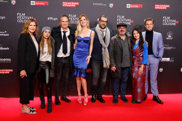 Bilder des Jahres 2021, Entertainment 10 Oktober Entertainment Themen der Woche KW43 Film Festival Cologne, Sem Dhul - Die Wiederkehr Premiere Mirela Stanoiu, Mina Bahrami, Ralf Bauer, Wilma Elles, Mehdi Varvani, Antonio Putignano, Tenzyn Zöchbauer und Maurice Pawlewski beim Screening des Kinofilms Sem Duhl - Die Wiederkehr auf dem 31. Film Festival Cologne 2021 im Filmpalast Köln. Köln, 26.10.2021
