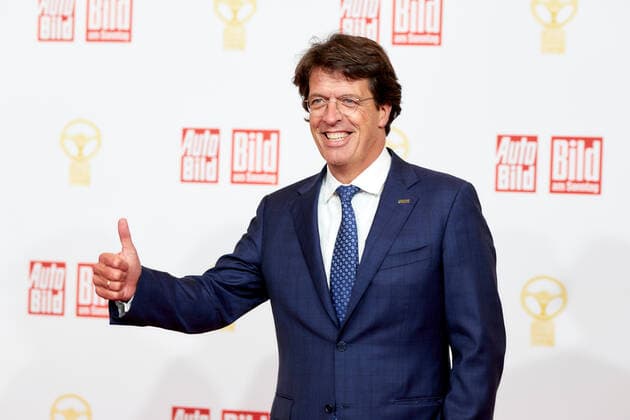 Das Goldene Lenkrad 2021 Klaus Rosenfeld (Vorstandsvorsitzender Schaeffler AG) auf dem roten Teppich bei der Verleihung des Goldenen Lenkrads im Axel-Springer-Hochhaus in Berlin. Copyright: xEventpressxGolejewskix