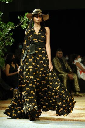 (211113) -- COLOMBO, Nov. 13, 2021 -- A model presents a creation during the Colombo Fashion Week (CFW) Swim Week in Colombo, Sri Lanka, on Nov. 12, 2021. The CFW Swim Week Colombo, scheduled for Nov. 12 and 13 in the national capital Colombo, will showcase works created by 11 local designers. (Photo by Xinhua) SRI LANKA-COLOMBO-FASHION WEEK AjithxPerera