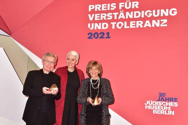 Bilder des Jahres 2021, Entertainment 11 November Entertainment Themen der Woche KW45 20. Preis für Verständigung und Toleranz im Jüdischen Museum Berlin 20.Preis für Verständigung und Toleranz Daniel Liebeskind, Hetty Berg (Direkterin Jüdisches Museum) Charlotte Knobloch, Preisträger 2021 Jüdischen Museum zum 20. Preis für Verständigung und Toleranz 2021 in Berlin am 13.11.2021