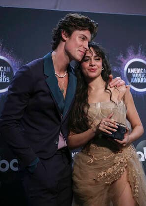 November 18, 2021, Los Angeles, California, USA: Camila Cabello and Shawn Mendes end two year relationship. FILE PHOTO: Shawn Mendes and Camila Cabello pose in the press room at the 2019 American Music Awards at Microsoft Theater on Sunday November 24, 2019 in Los Angeles, California. BNS PI Los Angeles USA - ZUMAp124 20211118_zaa_p124_098 Copyright: xBURTxHARRISx
