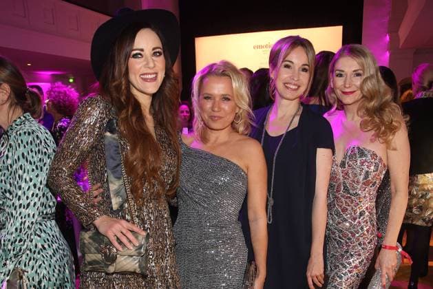 Bilder des Jahres 2021, Entertainment 11 November Entertainment Themen der Woche KW47 Entertainment Bilder des Tages Jasmin Wagner, Nova Meierhenrich, Mareike Fell und Sandra Quadflieg bei der Verleihung vom Emotion Award am 26.11.2021 in Hamburg Emotion Award 2021 in Hamburg