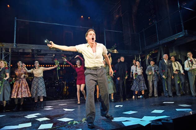 Bilder des Jahres 2021, Entertainment 11 November Entertainment Themen der Woche KW47 Entertainment Bilder des Tages Der Cast bei der Ku™damm 56 - Das Musical Premiere im Stage Theater des Westens in Berlin am 28.11.2021