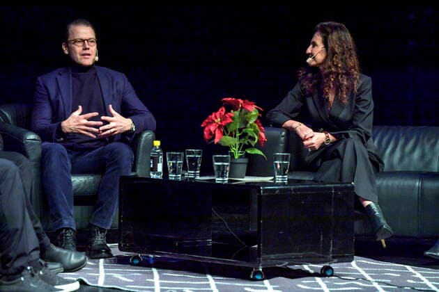 Prince Daniel and Gunilla von Platen from Prince Daniel s Fellowship visit Tullinge Secondary School in Stockholm, Sweden, on Nov 29, 2021 Photo Henrik Montgomery TT code 10060 Stockholm Sweden x10060x,  Copyright: xHenrikxMontgomery TTx PRINCE DANIEL S FELLOWSHIP