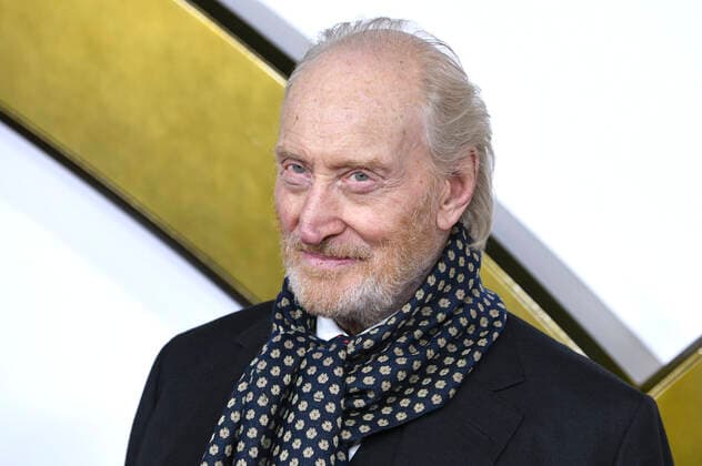 Charles Dance bei der Premiere des Kinofilms The King s Man - The Beginning im Cineworld Leicester Square. London., 06.12.2021