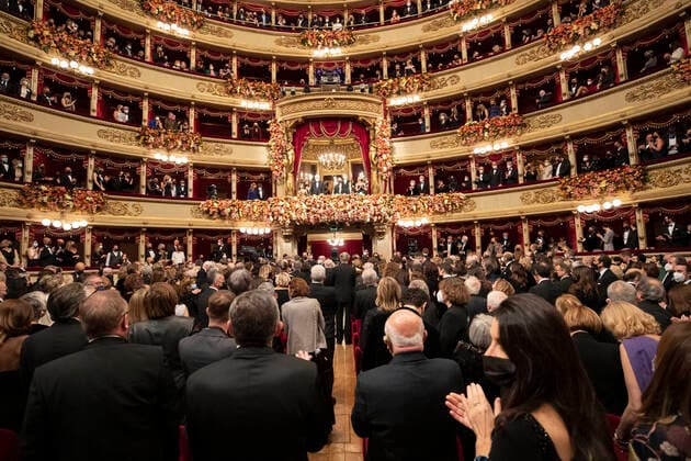 Bilder des Jahres 2021, Entertainment 12 Dezember Entertainment Themen der Woche KW49 Entertainment Bilder des Tages Foto IPP Francesco Ammendola - Milano 7 12 2021 - Il Presidente della Repubblica Sergio Mattarella e la Sig.ra Laura,in occasione del Macbeth,prima della stagione d™opera e balletto 2021-2022 del Teatro alla Scala (Foto di Francesco Ammendola - Ufficio per la Stampa e la Comunicazione della Presidenza della Repubblica)