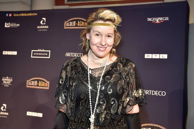 Bilder des Jahres 2021, Entertainment 12 Dezember Entertainment Themen der Woche KW49 Entertainment Bilder des Tages Premiere BERLIN BERLIN Franziska Giffey, SPD, Politikerin Franziska Giffey, SPD, Politikerin Ankunft roter Teppich zur Premioere BERLIN BERLIN im Admiralspalast in Berlin am 10.12.2021