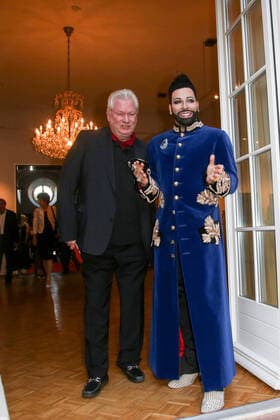Nibelungen Festspiele 2015 Gemetzel von Albert Ostermaier Designer Harald Glööckler mit seinem Ehemann Dieter Schroth bei der Premiere der Nibelungen Festspiele Gemetzel vor dem Kaiserdom Worms am 31.07.2015. Worms Kaiserdom Rheinland-Pfalz