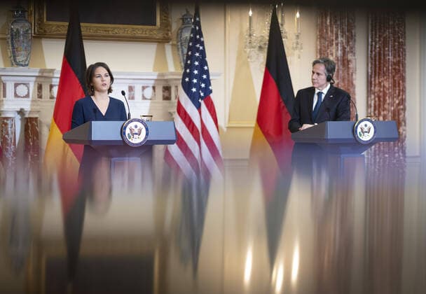 Bilder des Jahres 2022, News 01 Januar News Themen der Woche KW01 News Bilder des Tages Annalena Baerbock, Bundesaussenministerin, bei einer gemeinsamen Pressekonferenz mit dem Aussenminister der USA, Antony Blinken. 05.01.2022 Washington USA