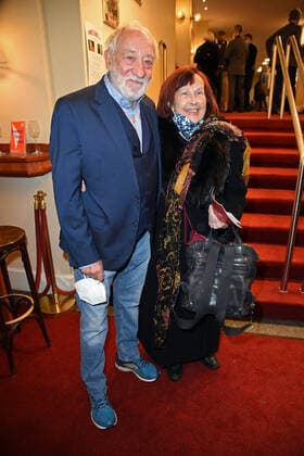 Bilder des Jahres 2022, Entertainment 01 Januar Entertainment Themen der Woche KW01 Entertainment Bilder des Tages News Bilder des Tages Dieter Hallervorden, Brigitte Grothum bei der Theaterpremiere von Rent a friend im Schlosspark Theater in Berlin am 08.01.2022