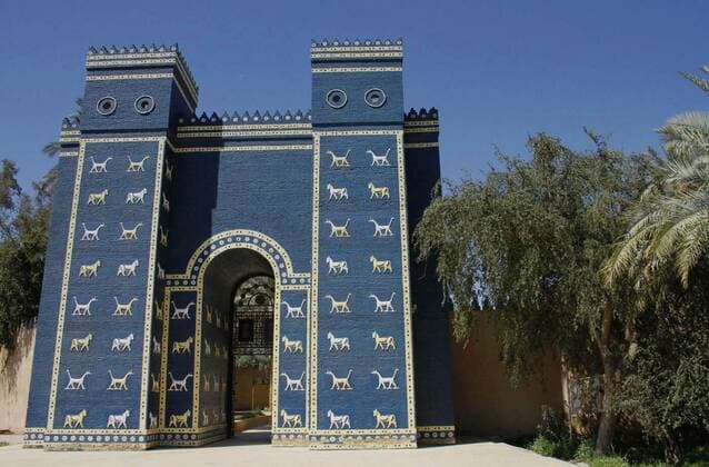 Replica of the Ishtar gate at the entrance of ancient Babylon, Iraq., 25.09.2021, Copyright: xjuerpa68x Panthermedia23496853
