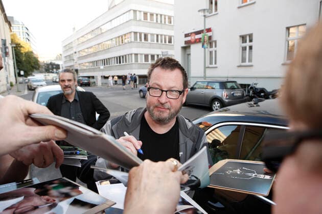 Lars von Trier gibt Autogramme Retrospektive Lars von Trier am 3. September 2011 im Kino Babylon in Berlin Copyright: xVISTAPRESS G.xChlebarov