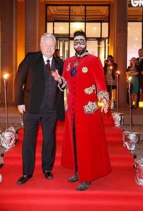 Harald Glööckler mit Dieter Schroth Exklusive Ritterschlag-Zeremonie HARALD GLÖÖCKLERS beim Frankenthaler Carnevals Verein 1820 e.V. Ritter von der Hobelbank - Die Galanacht des Frankenthaler Carneval Verein am 16. Januar 2016 im CongressForum Frankenthal bei Mannheim