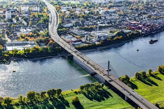 Friedrich-Ebert-Brücke oder Nordbrücke, Rheinbrücke der Bundesautobahn 565, Bonn, Rheinland, Nordrhein-Westfalen, Deutschland, Europa Copyright: imageBROKER ThomasxRobbin iblrbb08191682.jpg