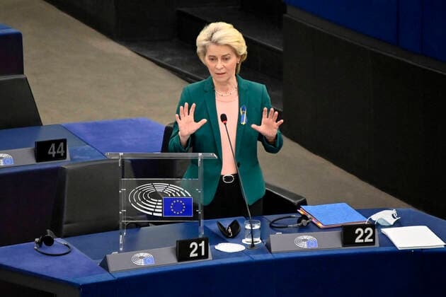Bilder des Jahres 2022, News 04 April News Themen der Woche KW14 News Bilder des Tages Ursula von der Leyen bei einer Fragestunde zu zwei Jahren Kommission von der Leyen und die Umsetzung der politischen Prioritäten im Plenarsaal des Europäischen Parlaments. Straßburg, 05.04.2022