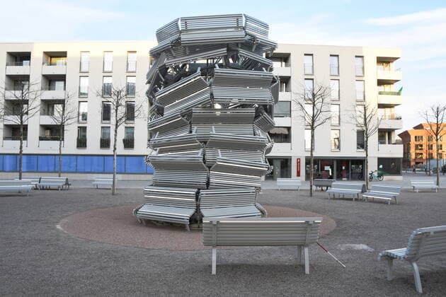 Bilder des Jahres 2022, Entertainment 04 April Entertainment Themen der Woche KW15 Entertainment Bilder des Tages Brunnen Skulptur Muenchen 14.04.2022 Bauhausplatz im Domagkpark Eroeffnen die diesjaehrige Brunnensaison mit dem neu errichteten Brunnenkunstwerk am Bauhausplatz. Muenchen