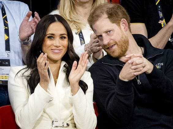 Bilder des Jahres 2022, Entertainment 04 April Entertainment Themen der Woche KW15 2022-04-17 11:28:00 THE HAGUE - The Duke and Duchess of Sussex, Prince Harry and his wife Meghan Markle, visit the sitting volleyball section of the fifth edition of the Invictus Games, an international sporting event for servicemen and veterans who have been psychologically or physically injured during their military work. ANP SEM VAN DER WAL netherlands out - belgium out