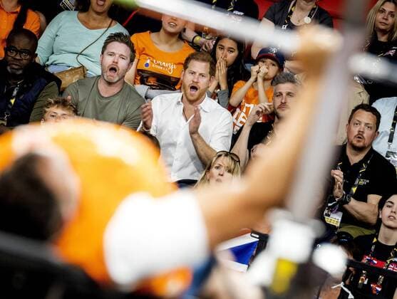 Bilder des Jahres 2022, Entertainment 04 April Entertainment Themen der Woche KW16 Entertainment Bilder des Tages 2022-04-21 15:00:15 THE HAGUE - The Duke of Sussex, Prince Harry, attends weightlifting on the sixth day of the Invictus Games, an international sporting event for servicemen and veterans who have been psychologically or physically injured in their military service. KOEN VAN WEEL netherlands out - belgium out
