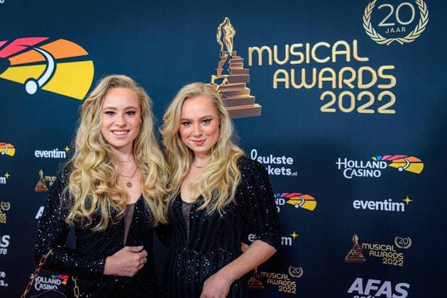 Bilder des Jahres 2022, Entertainment 04 April Entertainment Themen der Woche KW17 Entertainment Bilder des Tages 2022-04-28 18:09:46 ROTTERDAM - Mylene and Rosanne Waalewijn prior to the twentieth edition of the Musical Awards Gala in Rotterdam Ahoy. The most important Dutch musical prizes were awarded during the event. ANP KIPPA LEVIN DEN BOER netherlands out - belgium out