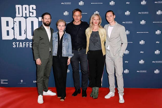 Bilder des Jahres 2022, Entertainment 05 Mai Entertainment Themen der Woche KW18 Franz Dinda, Elisa Schlott, Tom Wlaschiha, Anna Schudt und Rick Okon beim Photocall zur 3. Staffel der Sky Serie Das Boot im Hilton Berlin Hotel. Berlin, 02.05.2022