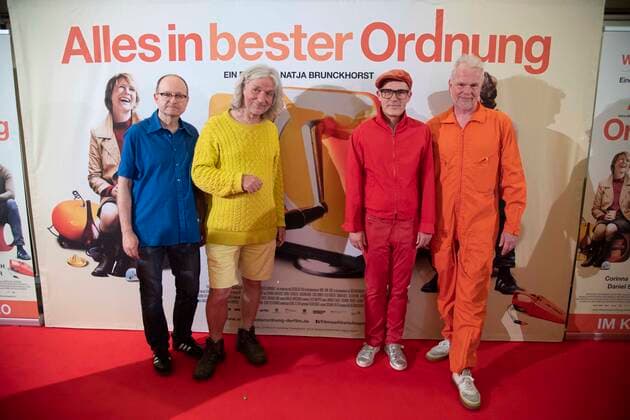 Bilder des Jahres 2022, Entertainment 05 Mai Entertainment Themen der Woche KW20 Entertainment Bilder des Tages die Musiker der Band ERDMOEBEL, Filmpremiere ALLES IN BESTER ORDNUNG in der Lichtburg in Essen, 16.05.2022.