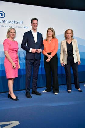Bilder des Jahres 2022, Entertainment 05 Mai Entertainment Themen der Woche KW20 News Bilder des Tages Christine Strobl, Hendrik Wüst, Tina Hassel und Patricia Schlesinger beim ARD Hauptstadttreff 2022 im ARD-Hauptstadtstudio. Berlin, 19.05.2022