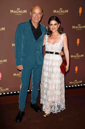 Bilder des Jahres 2022, Entertainment 05 Mai Entertainment Themen der Woche KW20 Heiner Lauterbach mit Ehefrau Viktoria Lauterbach bei der Magnum-Party während des Festival de Cannes 2022 75. Internationale Filmfestspiele von Cannes in der Magnum Beach Lounge. Cannes, 19.05.2022
