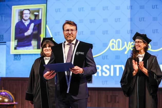 Bilder des Jahres 2022, Entertainment 05 Mai Entertainment Themen der Woche KW20 Entertainment Bilder des Tages 2022-05-20 16:25:07 ENSCHEDE - Prince Constantijn receives an honorary doctorate from the University of Twente, which is celebrating her 60th birthday. ANP VINCENT JANNINK netherlands out - belgium out