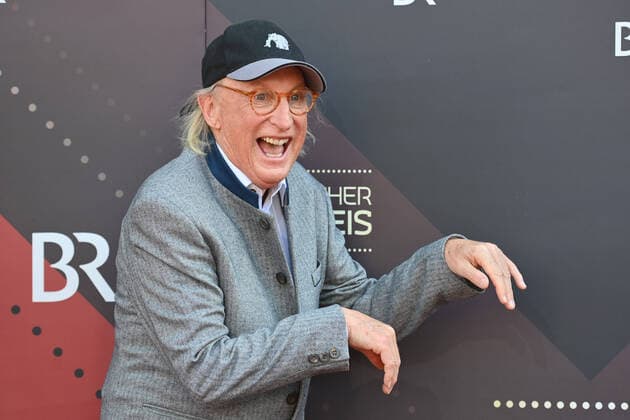 Bilder des Jahres 2022, Entertainment 05 Mai Entertainment Themen der Woche KW20 Entertainment Bilder des Tages Otto WAALKES (Schauspieler,Autor,Koemoediant,Produzent). Einzelbild,angeschnittenes Einzelmotiv, Halbfigur,halbe Figur. Bayerischer Filmpreis 2021-Red Carpet,Roter Teppich, am 20.05.2022 im Prinzregententheater in Muenchen.