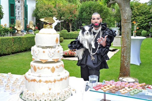 Harald Glööckler Geburtstags-Gartenparty im Chateu Pompöös Geburtstags Garten Party im ChÃ¢teau POMPÖÖS. Star Designer Harald Glööckler anläßlich seiner Geburtstags Garten Party am 30.05.2022 im ChÃ¢teau POMPÖÖS Kirchheim Weinstraße. 20220530MWI17706
