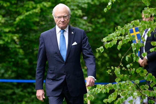 King Carl Gustaf participates in the National Day celebrations in Holje Park in Olofstrom in southern Sweden during Sweden s National Day 6 June 2022 Poto Johan Nilsson TT Kod 50090 OLOFSTRÖM SWEDEN x50090x  Copyright: xJohanxNilsson TTx SWEDEN NATIONAL DAY