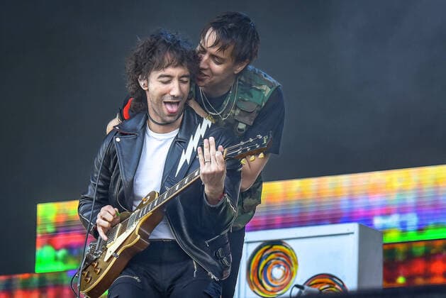Bilder des Jahres 2022, Entertainment 06 Juni Entertainment Themen der Woche KW23 Entertainment Bilder des Tages 12.06.2022, xlakx, Entertainment Musik, Tempelhof Sounds 2022 emspor, v.l.The Strokes auf der MainStage Buehne waehrend demTempelhof Sounds 2022 - Tag 3 - auf den ehemaligen Flughafengelaende Tempelhof in Berlin. Berlin