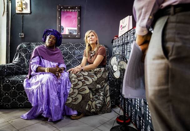 Bilder des Jahres 2022, Entertainment 06 Juni Entertainment Themen der Woche KW24 Entertainment Bilder des Tages Königin Maxima der Niederlande besucht Senegal 2022-06-15 12:39:12 DAKAR - Queen Maxima during a visit to SudPay, a start-up that offers payment solutions. After Ivory Coast, Maxima visited Senegal in her role as the United Nations Secretary-General s Special Advocate for Inclusive Finance for Development. ANP KOEN VAN WEEL netherlands out - belgium out