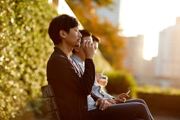 Japanese men smoking outside AFLO178185929  , 178185929.jpg, ,model released, Symbolfoto