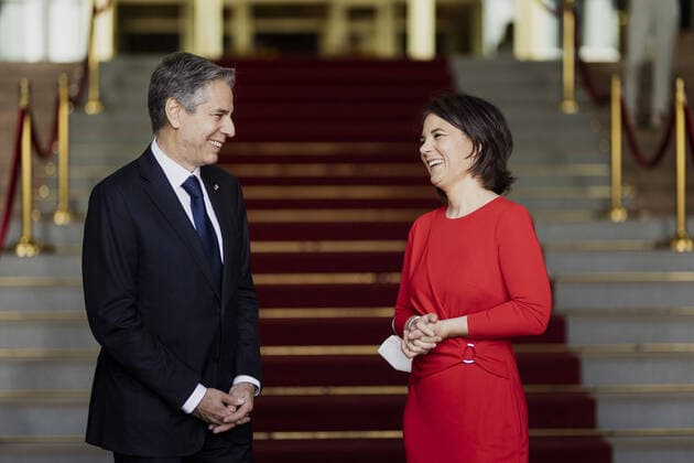 Bilder des Jahres 2022, News 06 Juni News Themen der Woche KW25 News Bilder des Tages (R-L) Annalena Baerbock (Buendnis 90 Die Gruenen), Bundesaussenministerin, und Antony Blinken, Aussenminister der Vereinigten Staaten von Amerika, aufgenommen vor der Konferenz fuer globale Ernaehrungssicherheit im Auswaertigen Amt in Berlin, 24.06.2022. Die Konferenz wird ausgetragen vom Auswaertigen Amt, Bundesministerium fuer wirtschaftliche Zusammenarbeit und Entwicklung sowie Bundesministerium fuer Ernaehrung und Landwirtschaft und behandelt die globale Ernaehrungskrise durch den Krieg in der Ukraine. Berlin Germany Copyright: xFlorianxGaertnerx