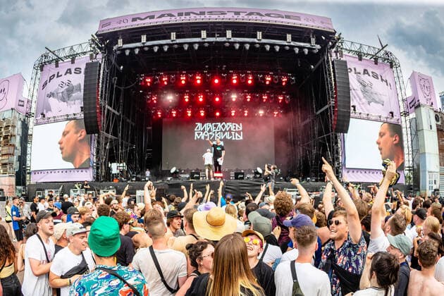 Bilder des Jahres 2022, Entertainment 06 Juni Entertainment Themen der Woche KW26 Entertainment Bilder des Tages Splash Festival 2022 Hip-Hop-Duo Zugezogen Maskulin auf der MainStage waehrend des 23. Splash Festivals - Tag 1 - auf der Halbinsel Ferropolis (Stadt aus Eisen) am 30. June 2022 bei Graefenhainichen , Sachsen Anhalt, Germany