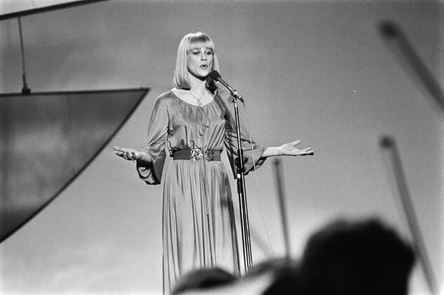 Anefo photo collection. Eurovision Song Contest 76 The Hague; Catherine Ferry (France). April 3, 1976. The Hague, France Copyright: xpiemagsx pienatarchpart417102021-14277 !ACHTUNG AUFNAHMEDATUM GESCHÄTZT!